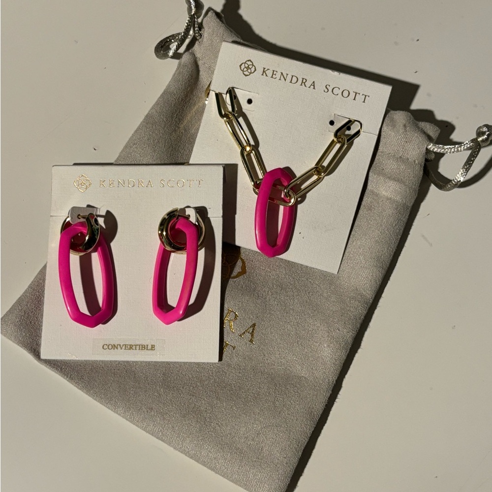 GOLD HOT PINK MAGNESITE DANIELLE MIKKI METAL HUGGIE EARRINGS & LINK NECKLACE SET